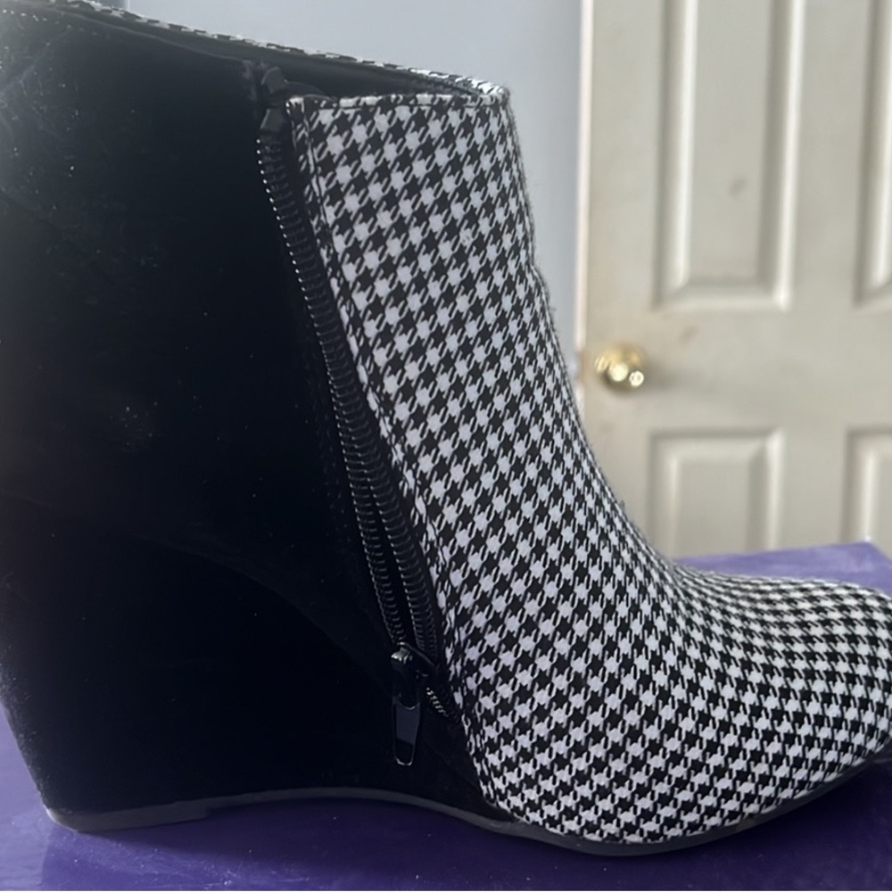 Stylish shoe boots